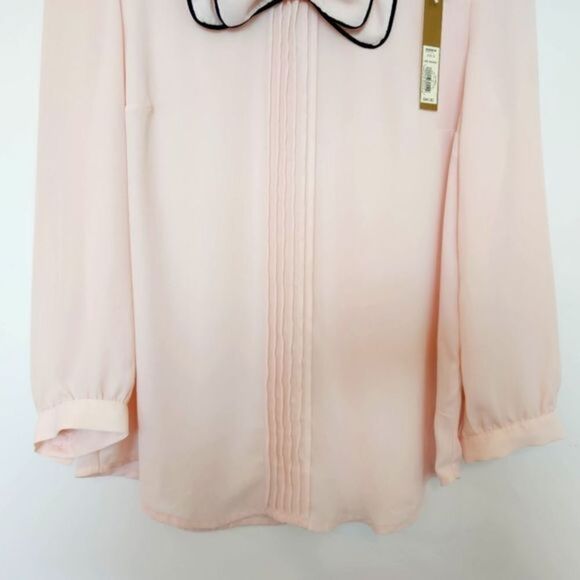 Lauren Conrad Bow Pleated Blouse‎ - Picture 3 of 11